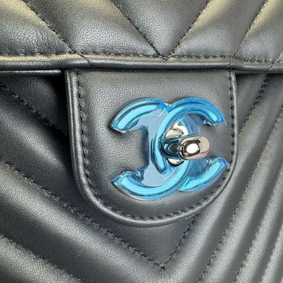 Chanel New Large Chevron Quilted Urban Spirit Backpack - Picture 3 of 16